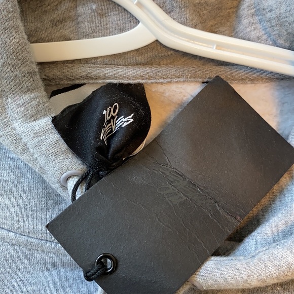 100 Thieves Hoodie - Picture 3 of 3
